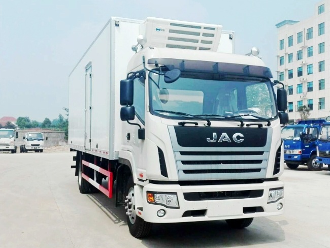 江淮格尔发K6国五7.6米冷藏车.jpg